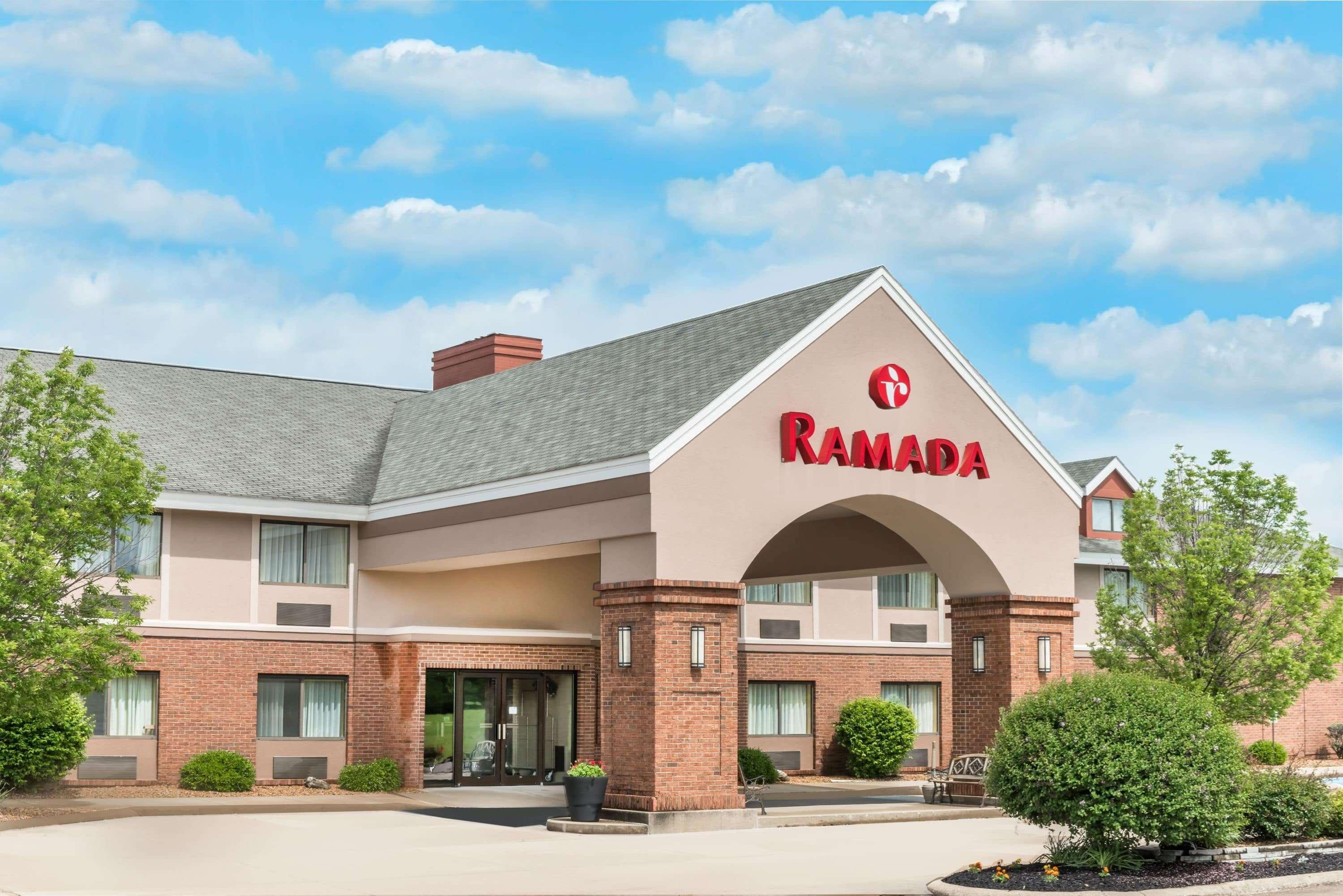 Ramada By Wyndham Vandalia Eksteriør bilde